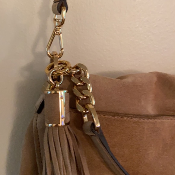 Michael Kors
TRADE Convertible BEDFORD SUEDE CROSS BODY - Picture 6 of 14